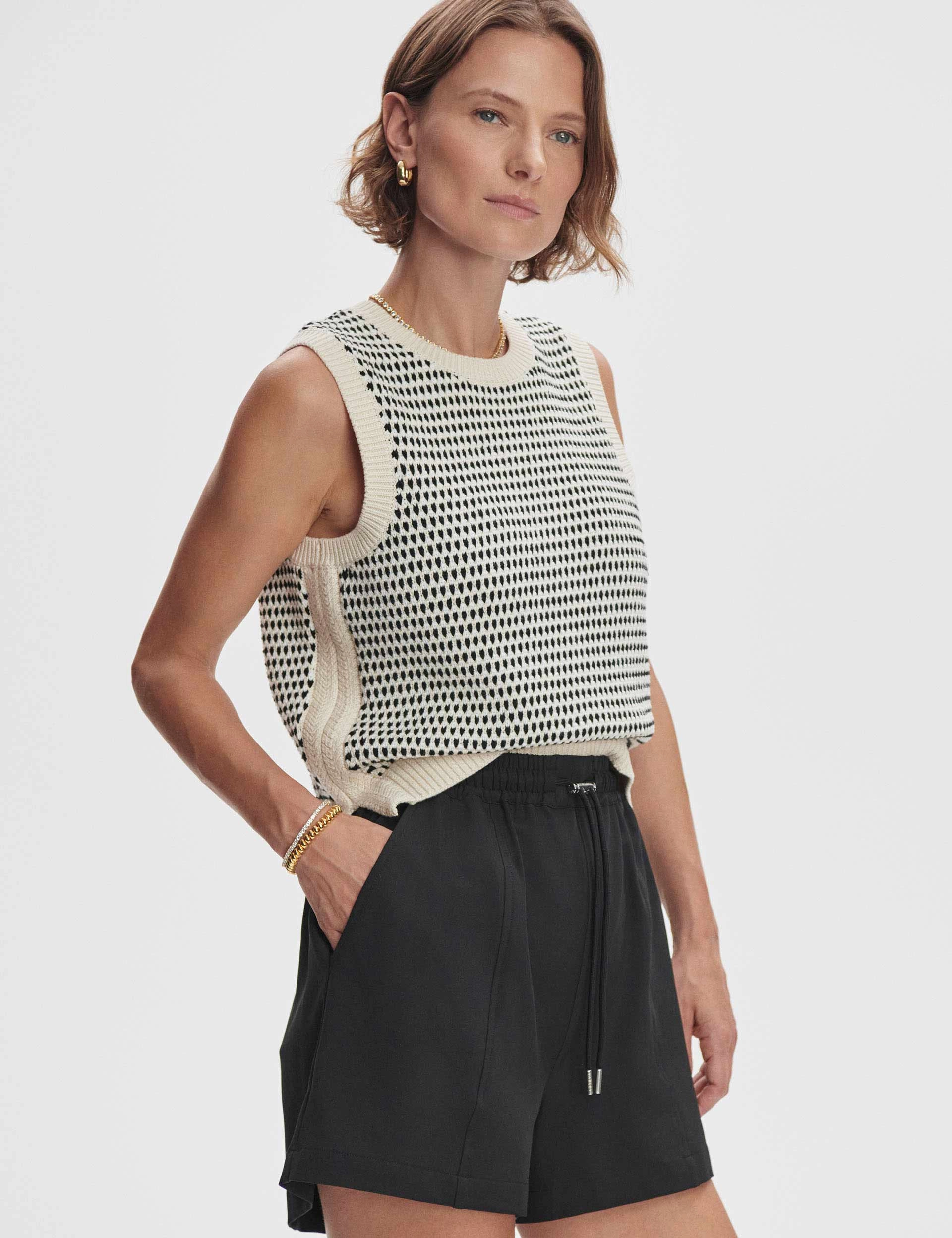 Esmond Short 3" - Black