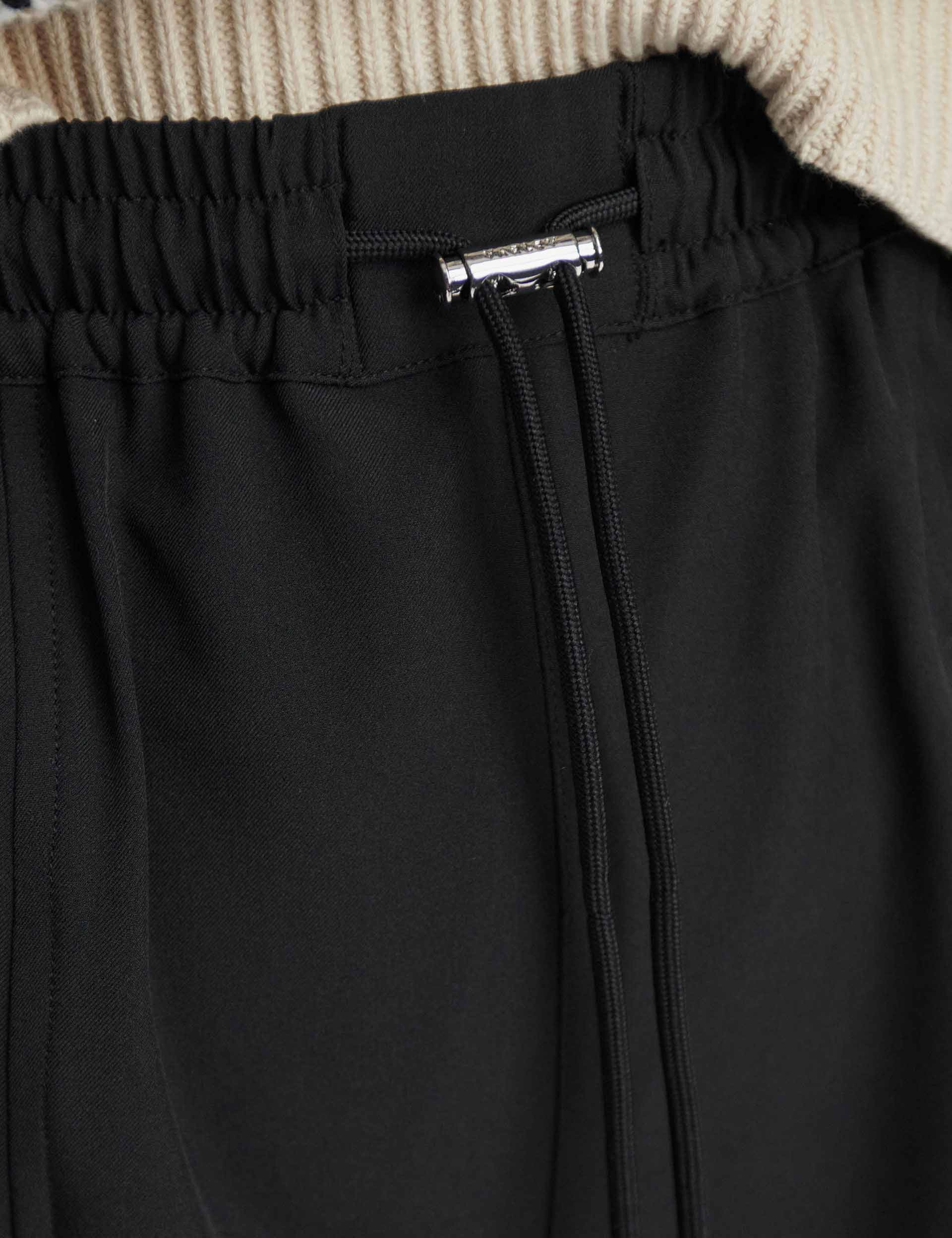 Esmond Short 3" - Black