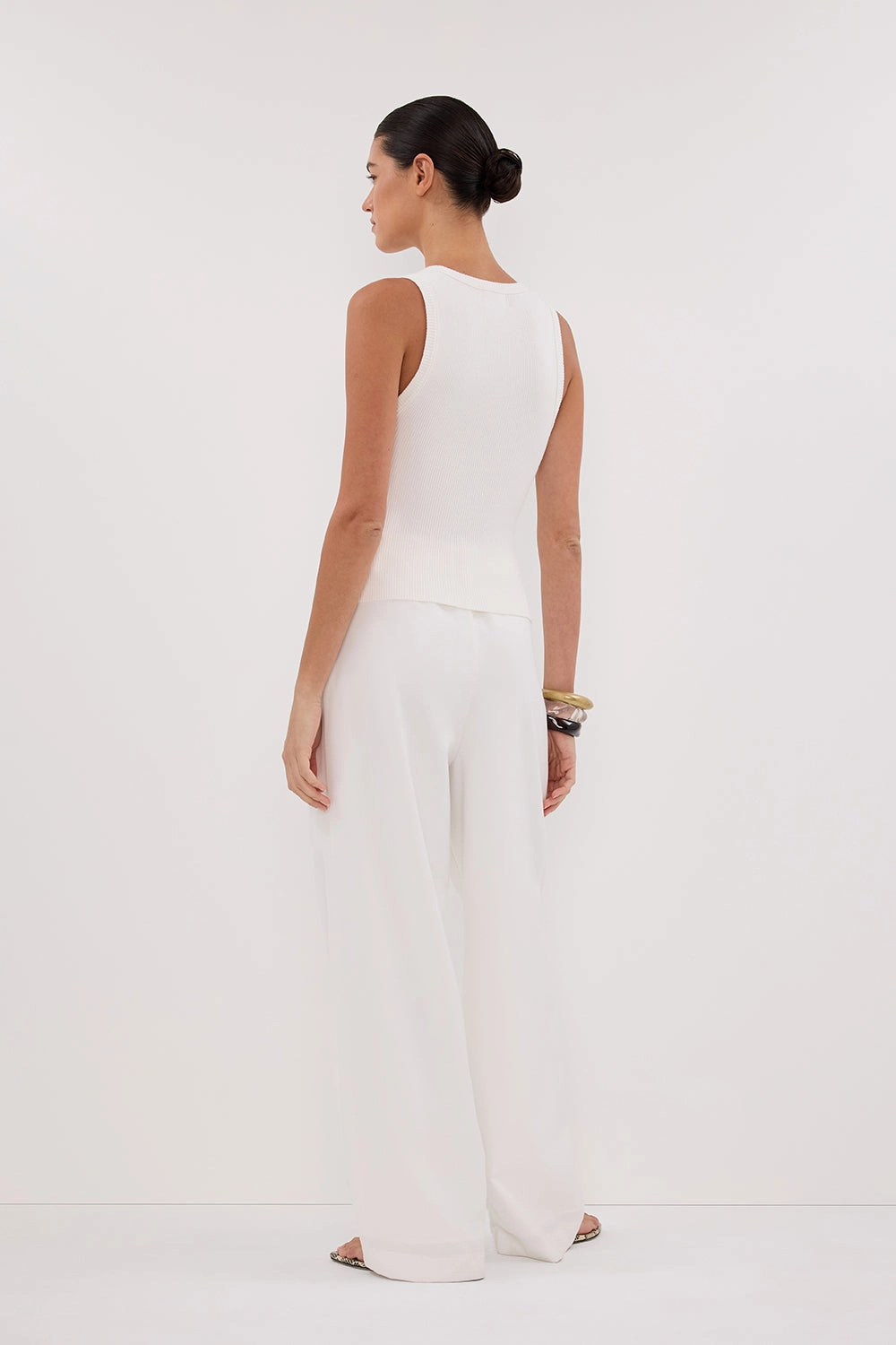 SIGNATURE OFF WHITE TANK