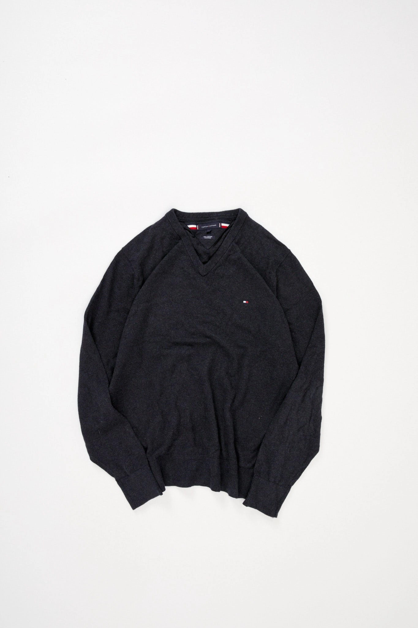 Tommy Hilfiger V-neck sweater (L)