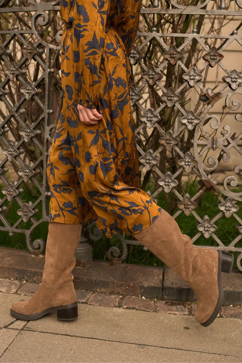 Wales Suede Hi Boot | Dark Beige | Støvler fra Mos Mosh