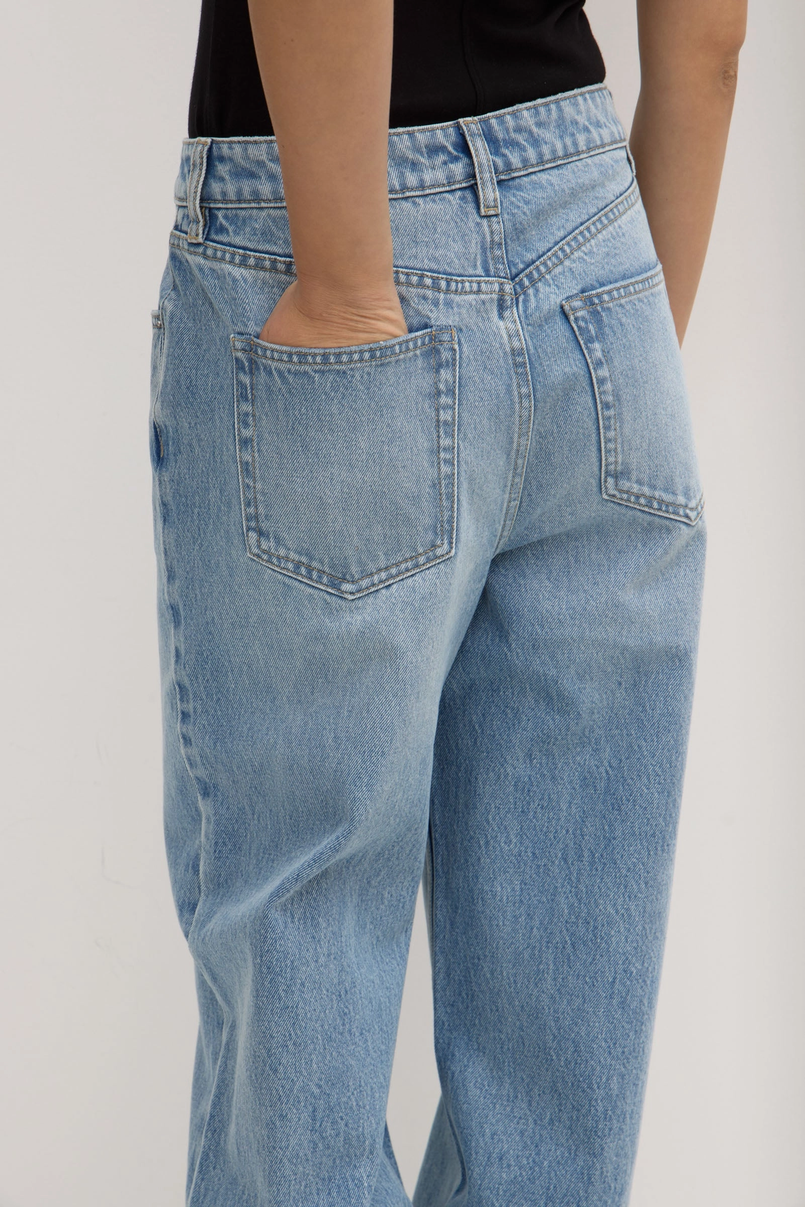 Womens Relaxed Jean