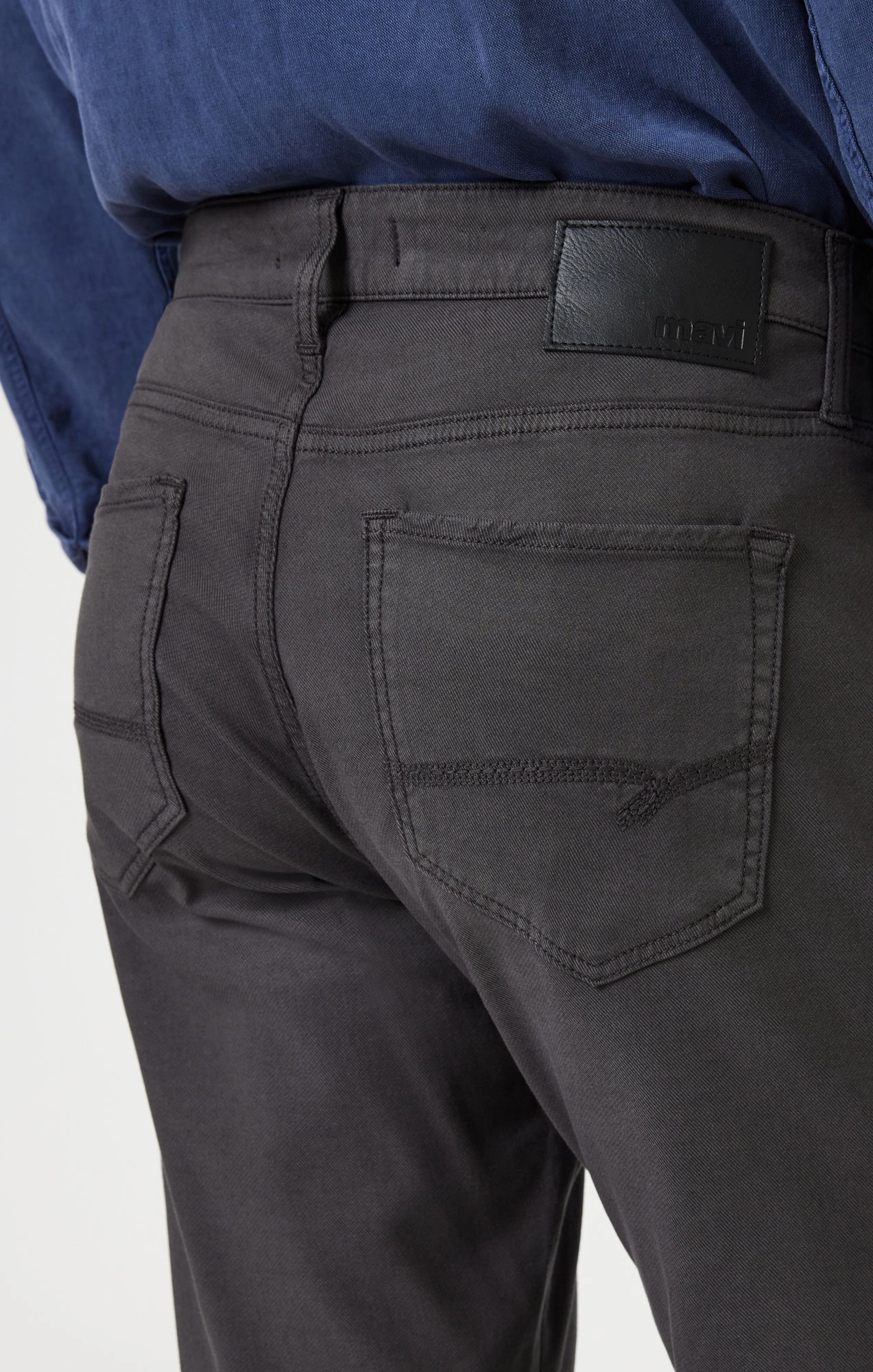 ZACH STRAIGHT LEG IN ASH LUXE TWILL
